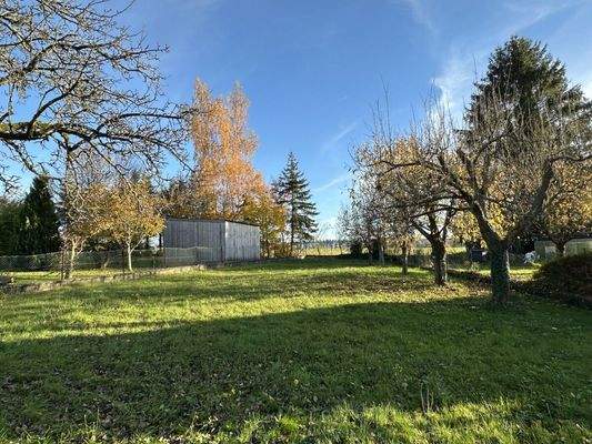 rückseitges Grundstück