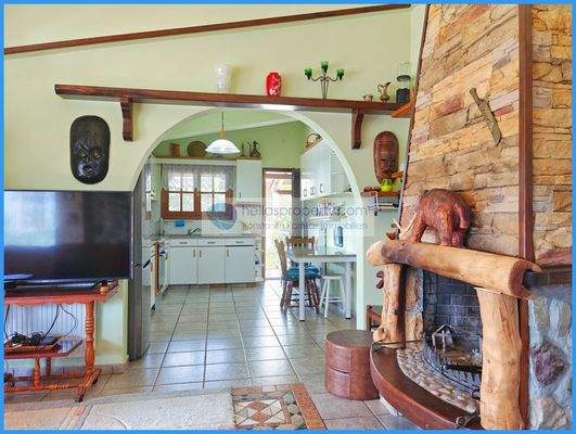 25d0be02f9bd44c2a3fbff132bc39c24-original