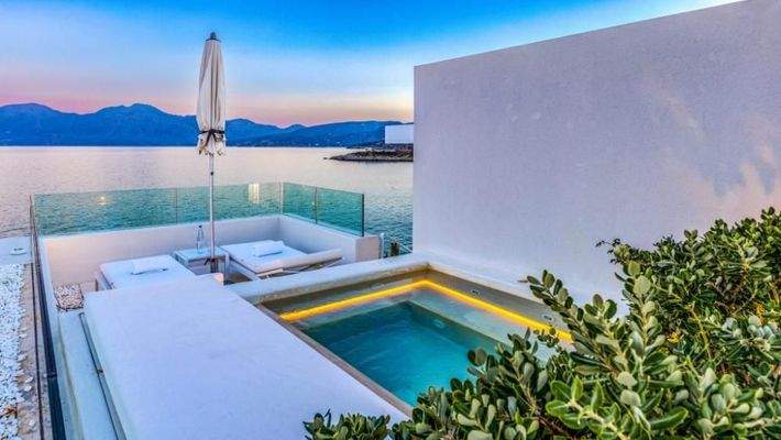 Kreta, Agios Nikolaos: Deluxe 5* Hotel mit Privatstrand zu verkaufen