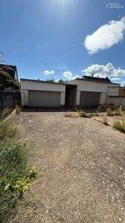 mehr als nur Garagen - große Hallen