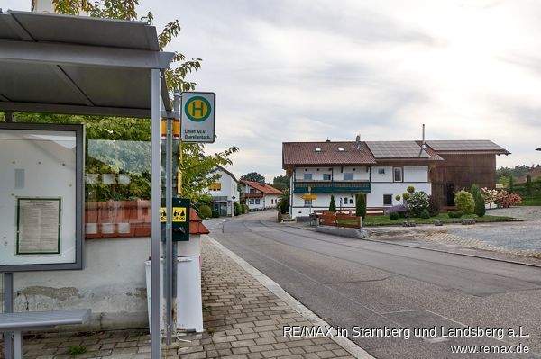 Dorf mit Busanschluß