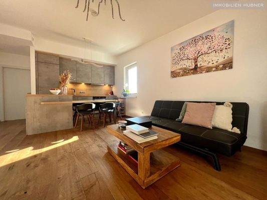 Wohnraum mit Blick zur Küche