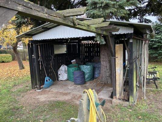 Unterstand im Garten