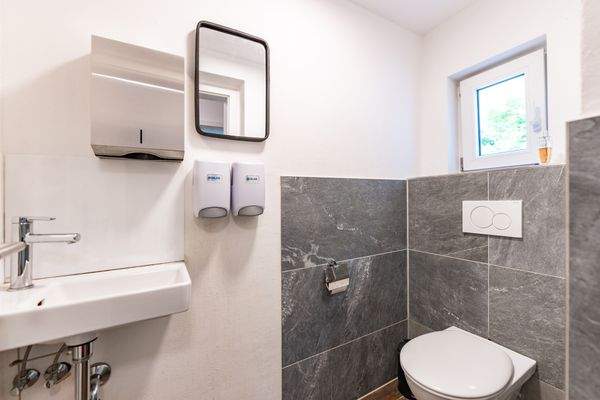 Mitarbeitertoilette im 1. OG