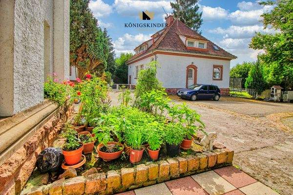 Drei Häuser auf einem Anwesen 