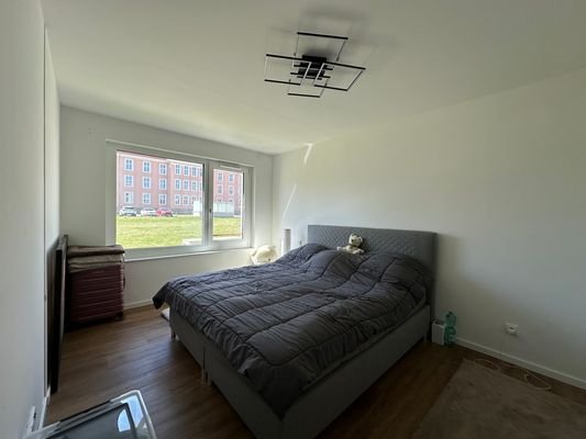 Schlafzimmer mit elektrischen Rollläden