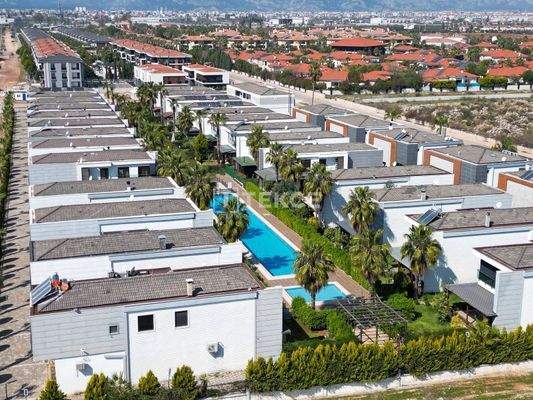 Villa with Fireplace in a Complex with Pool in Döşemealtı Antalya