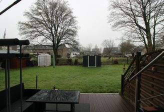 Gartenzugang und Terrasse