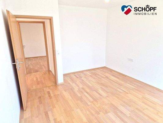 Schlafzimmer 1 (Eltern), Blick Richtung Schlafzimm