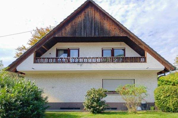 3464 Straßenansicht Sommer