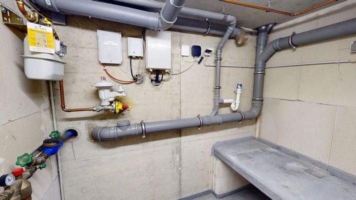 Hausanschluss und Hauswirtschaft Kellergeschoss