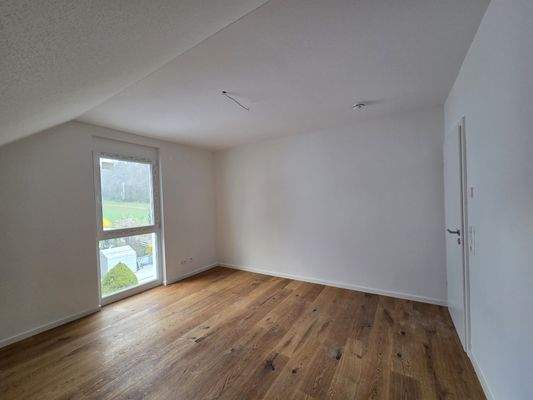 Großzügiges Schlafzimmer