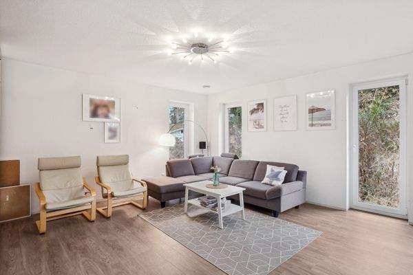 das sonnige Wohnzimmer