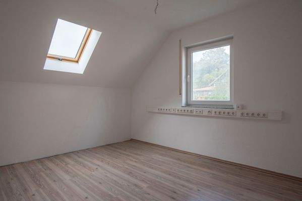 Arbeits-/Schlafzimmer