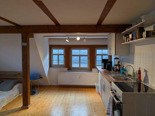 Büroraum mit Einbauküche