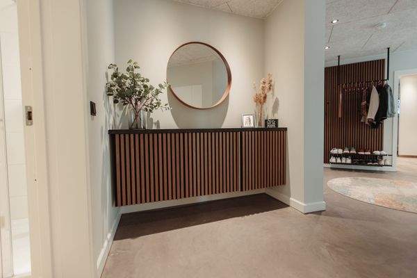 Flur zum Gästezimmer und -WC