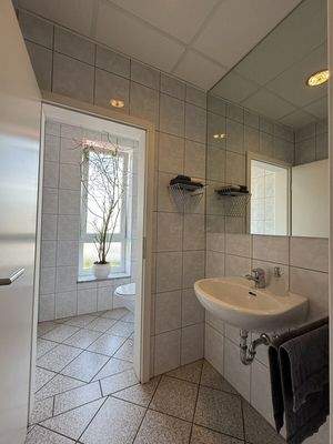 Toilette links_Damen