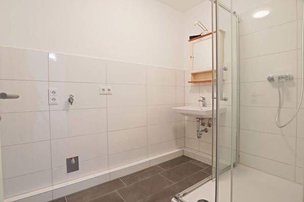 Duschen und WMS-Anschluss