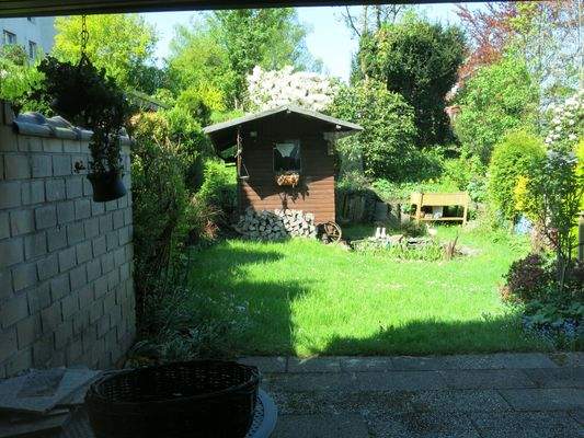 Garten mit Terrasse.jpg