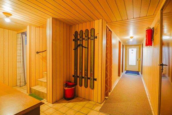 Teilweise wohnlich ausgebauter Keller