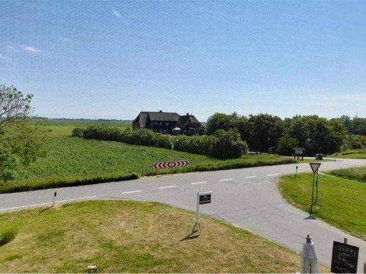 ruhige Inselstraße.jpg