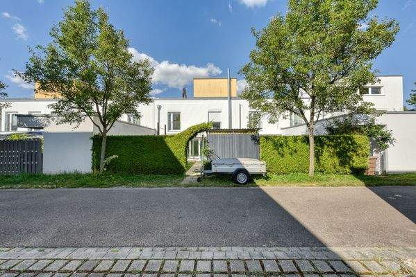 Haus &amp; Weg v. S-W