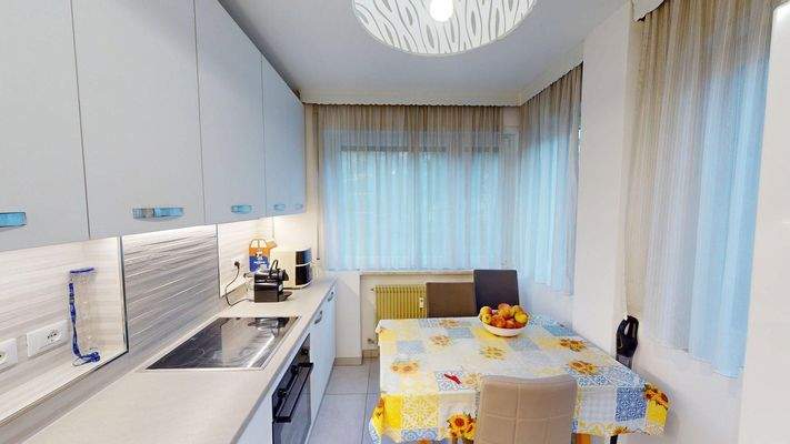 Meran-Merano-in-vendita-vendesi-verkaufen-Zweizimmerwohnung-bilocale-ristrutturato-saniert-Balkon-balcone-Garage-investimento-Investition-vermietet-affittato