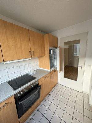 Moderne Küche mit Geräten