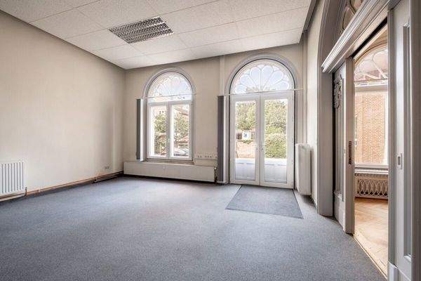 Büro am zweiten Zugang