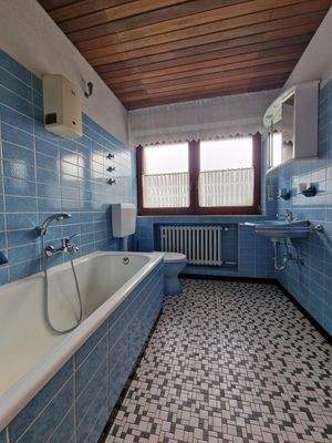 OG - Badezimmer Blick 2