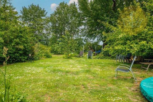 hinteres Grundstück