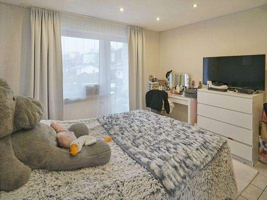  Großes Schlafzimmer