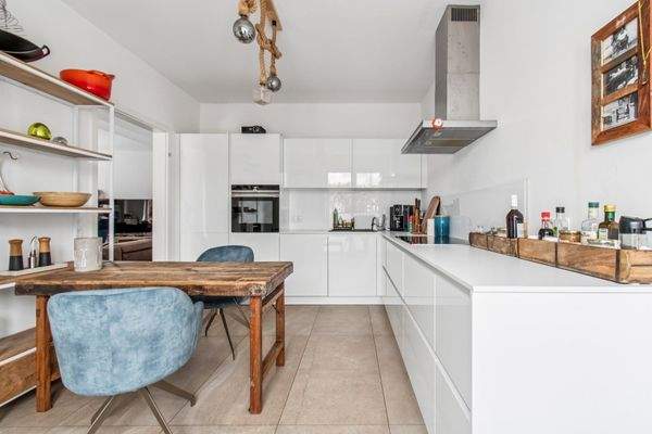 Moderne und zeitlose Einbauküche