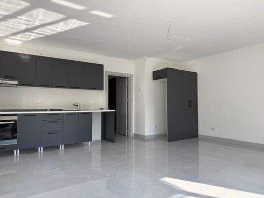 Hochwertige EBK EG rechts