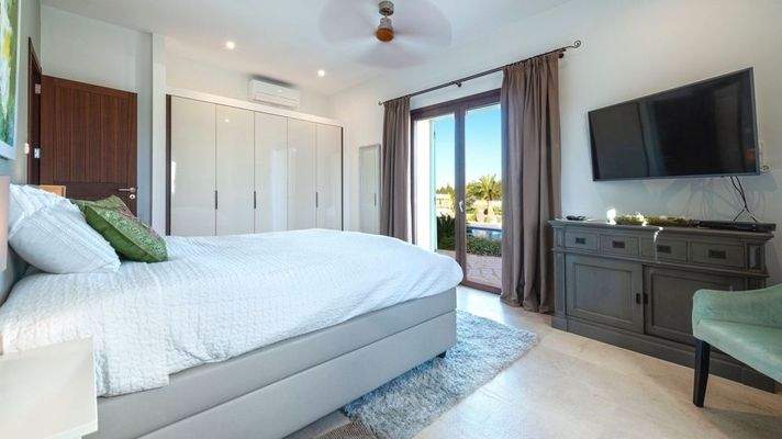 06da29af-d94d-402e-938a-5ebd481461ca