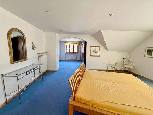 Schlafzimmer mit Ankleide