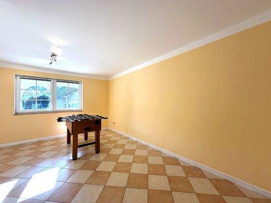 … großen Hobbyraum …