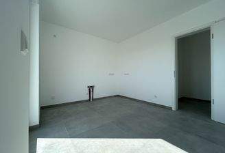 Küche mit Speisekammer