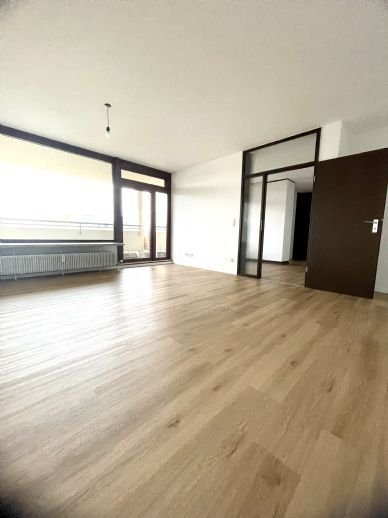 2,5-Zi.-Wohnung im 4. Obergeschoss, 70 m² mit Aufzug und Balkon