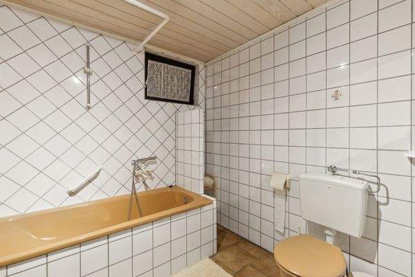 weiteres Badezimmer Souterrain 