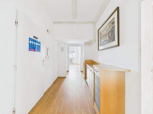 CAM04191G0-PR0053-STILL001