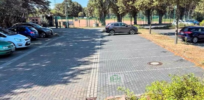 öffentlicher Parkplatz