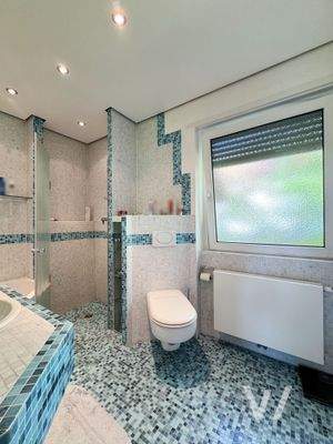 Bad Zwischenetage EG & OG