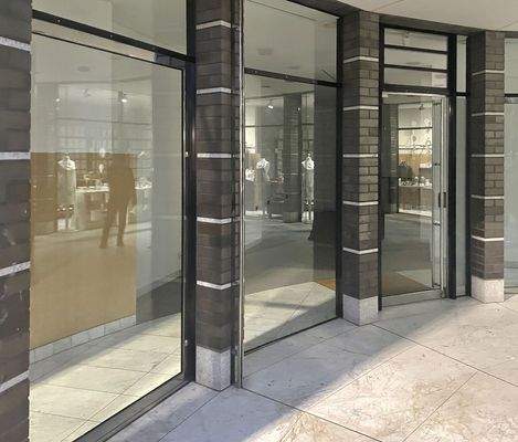 Schaufensteransicht außen (1)