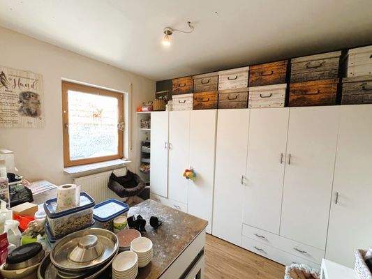 Kinder-/Ankleidezimmer EG