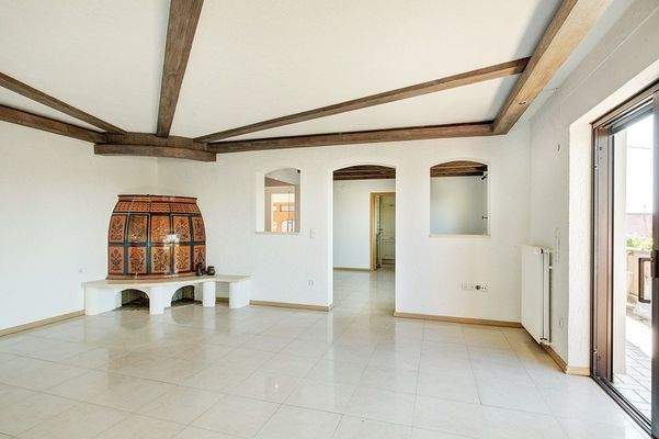 Wohnzimmer mit Kamin