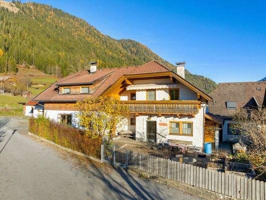 Schönes 247m² Mehrfamilienwohnhaus mit 4 Wohnungen am Weißensee mit Seeblick und Seenähe in TOPLAGE