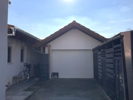 Hof_Garage