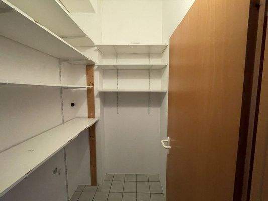 Breslauer Straße 8, 35453 Wettenberg Abstellkammer