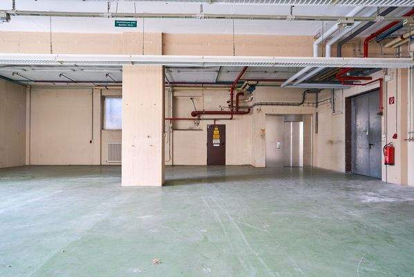 Große Lagerfläche / Produktionshalle UG 1